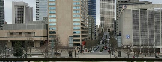 Metro Parking Observation deck is one of Lugares favoritos de Plwm.