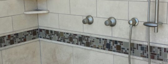 Standard Tile is one of Lugares favoritos de Stuart.