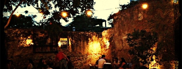 Cabezón is one of Bars/Cafes/Restaurants in Courtyards & Terraces.