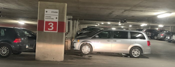 Hartford Hospital Parking Garage is one of placesIwasthemayorof.