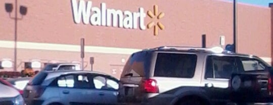 Walmart Supercenter is one of Tempat yang Disukai Cralie.