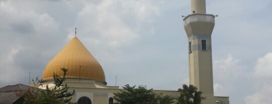 Masjid Jamek Sultan Abdul Aziz is one of Visit Malaysia 2014: Islamic Tourism (Mosque).