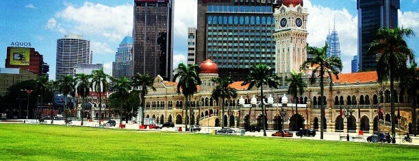 Independence Square (Dataran Merdeka) is one of Jalan Kuala Lumpur.
