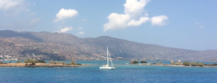 Elounda Bay is one of Lugares favoritos de Tatiana.