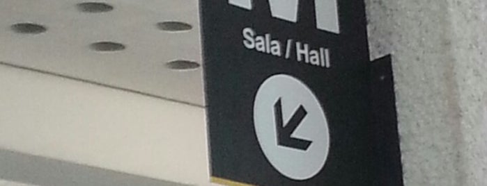 Sala/Hall M is one of Lugares favoritos de Miss Nine.