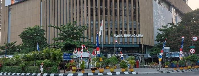 Plaza Simpang Lima is one of Nongkrong di semarang.