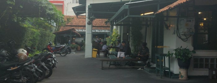 Bakmi Jogja Trunojoyo is one of Surabaya.