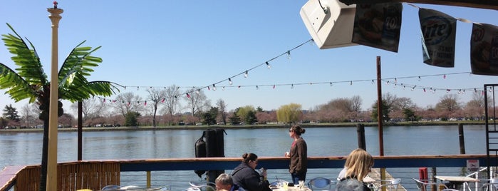 Cantina Marina is one of Weekend activities.