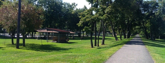 Fairview Park is one of Chris : понравившиеся места.