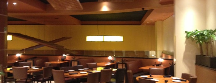 California Pizza Kitchen is one of sitios frecuentes.