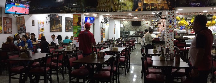 Lanchonete e Restaurante Estação Santa CRUZ is one of Tempat yang Disukai Felipe.