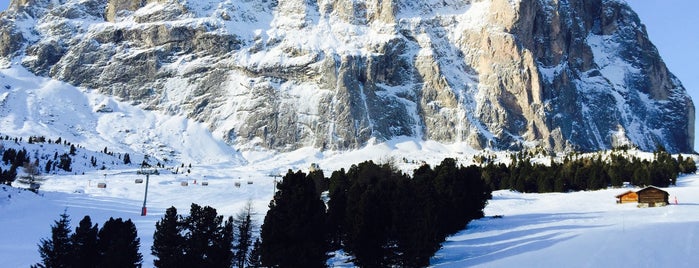 Dolomiti Super Ski Area is one of Best of Dolomiti.