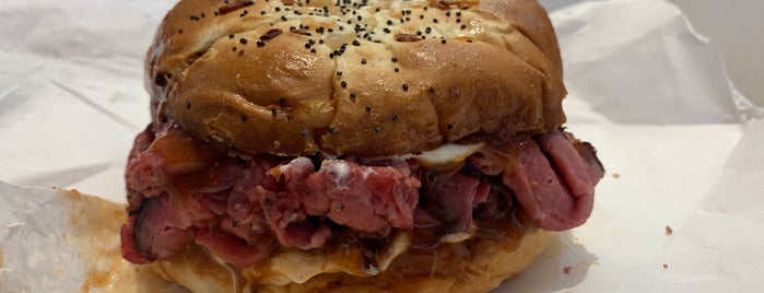 Peter's Pizza & Roast Beef is one of Lieux qui ont plu à Tammy.