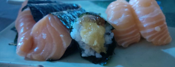 Manzoku Sushi is one of Meus favoritos em Aguas Claras.