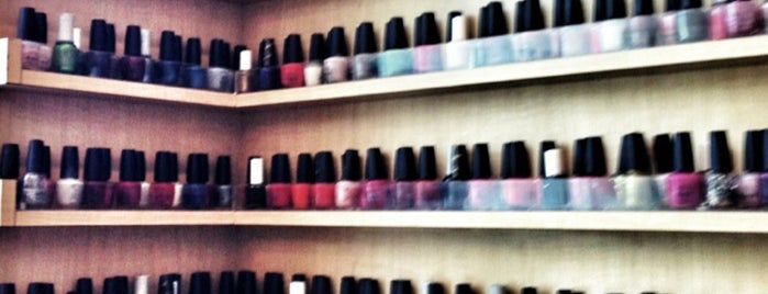 Modern Nails is one of Lugares favoritos de Kathy.