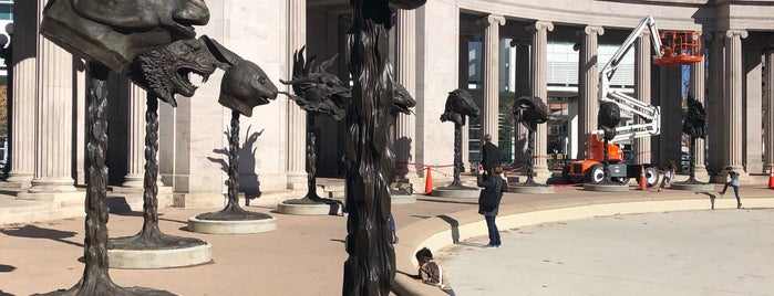 Ai Wei-Wei Outdoor Sculptural Exhibition is one of Tempat yang Disukai Fabiola.