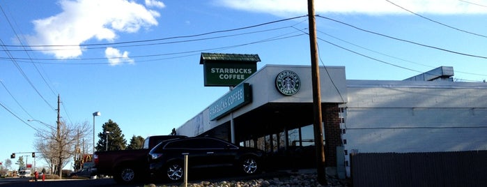 Starbucks is one of Orte, die Alejandra gefallen.