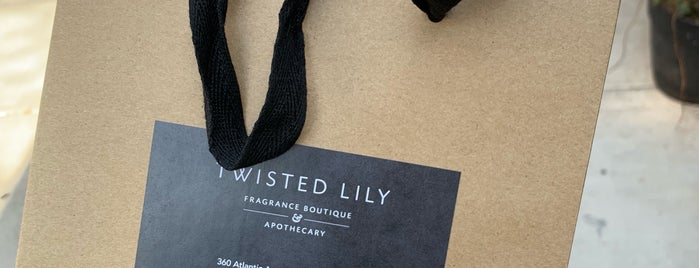 Twisted Lily is one of Lugares favoritos de Manolo.