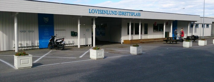 Lovisenlund Idrettsplass is one of Norske fotballarenaer/Norwegian football stadiums.
