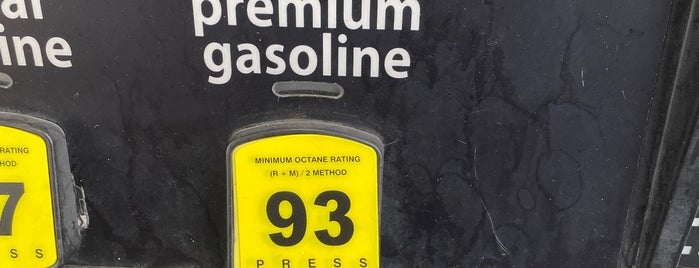 Costco Gasoline is one of Locais curtidos por Hooman.