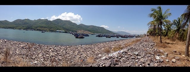 Diving Departure Pier is one of Nha Trang Travel Tips.