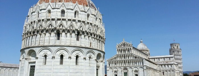 Piazza del Duomo (Piazza dei Miracoli) is one of Italy.