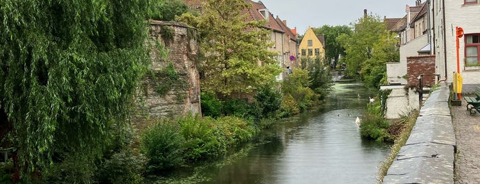 Augustijnenbrug is one of Brugge.