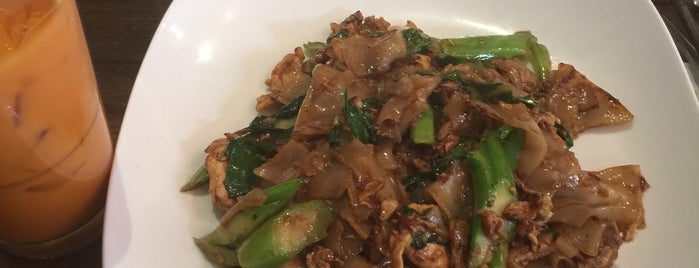 Dee Thai Restaurant is one of Home Favorites.