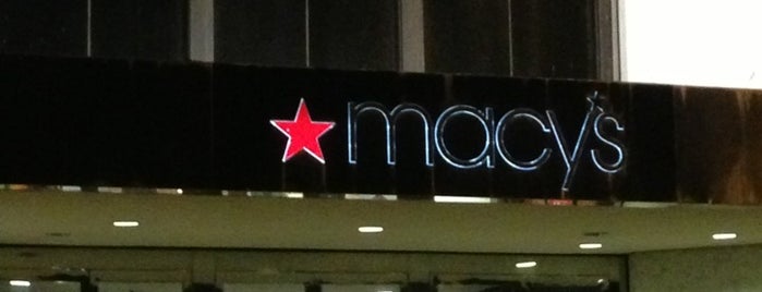 Macy's is one of Oberdanさんのお気に入りスポット.