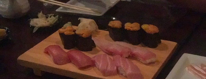 Hane Sushi is one of Lieux qui ont plu à Andres.