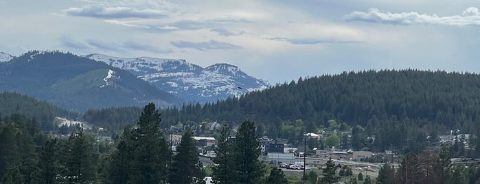 Town of Truckee is one of California.