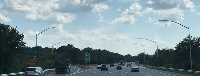 I-95 / I-695 Interchange is one of Baltimore/Washington area highways and crossings.