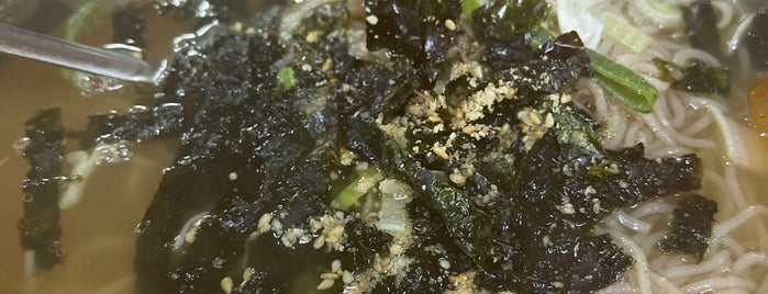 남북면옥 is one of 음식강산2(국수는 행복의 음식이다).