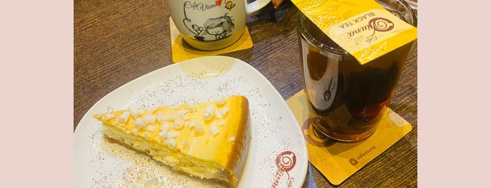 Viuna Café is one of تمام كافه هاي تهران.