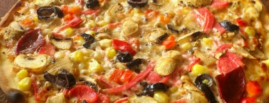 Pizza Pi is one of Locais salvos de Umut.