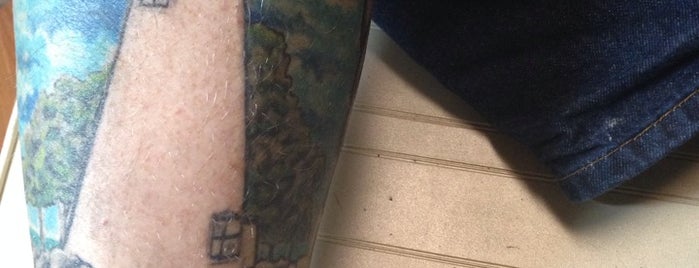 Needle Dicks Tattoo Parlor is one of Locais curtidos por ImSo_Brooklyn.