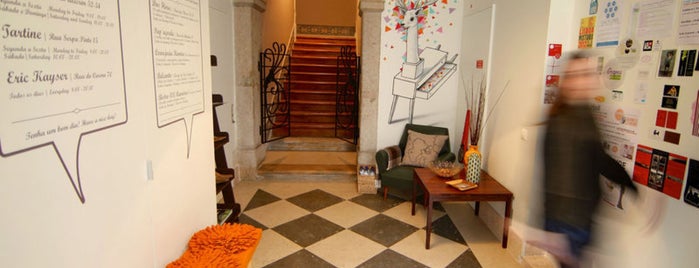 Hall Chiado is one of Lugares favoritos de Ugur Kagan.