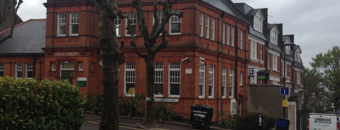 Stroud Green & Harringay Library is one of Patrick Jamesさんのお気に入りスポット.