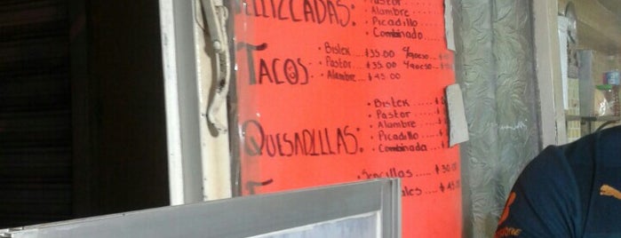 Sopes y Tacos Avenida is one of Posti che sono piaciuti a Azarely.