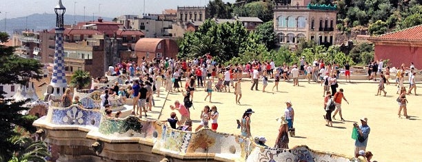 Park Güell is one of places to return (troisieme).