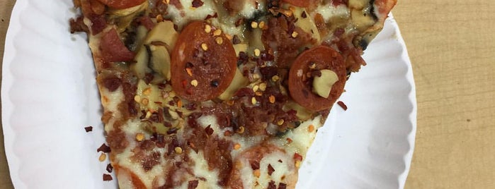 Famous Original Ray's Pizza is one of Drew : понравившиеся места.