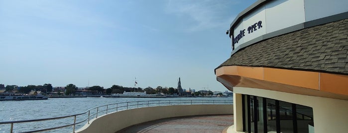 Pak Klong Taladd Pier is one of Bangkok.