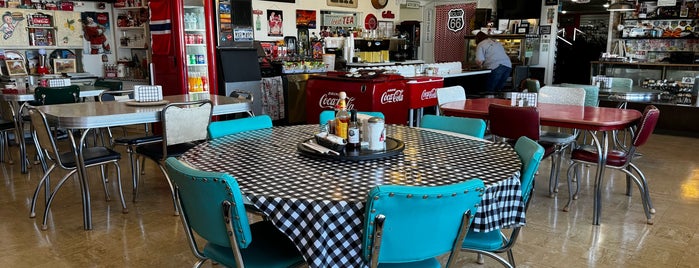 Midpoint Cafe & Gift Shop is one of Route 66.