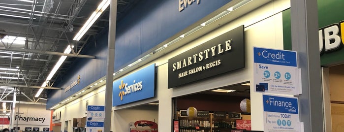 Walmart Supercenter is one of John'un Beğendiği Mekanlar.