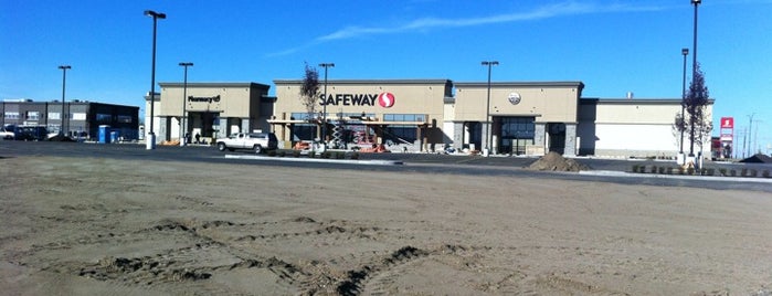 Safeway Canada is one of Tempat yang Disukai Sanae.