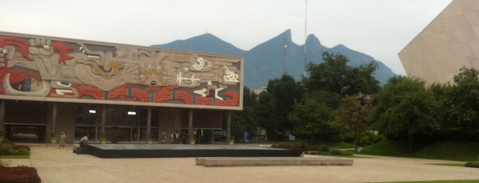 Tecnológico de Monterrey (Campus Monterrey) is one of สถานที่ที่ Migue ถูกใจ.