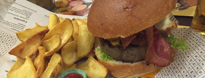 burger grill is one of Locais curtidos por Dáila.