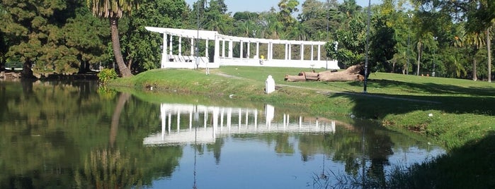 Parque Saavedra is one of La Plata.