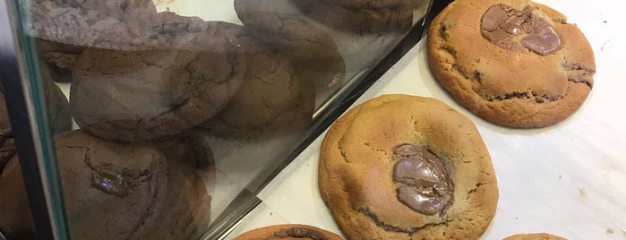 Ben's Cookies is one of ♋Alex : понравившиеся места.