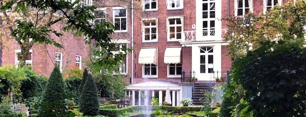Geelvinck Hinlopen Huis is one of Musea in Amsterdam.